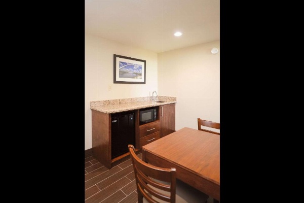 Comfort Inn & Suites Event Center image 13